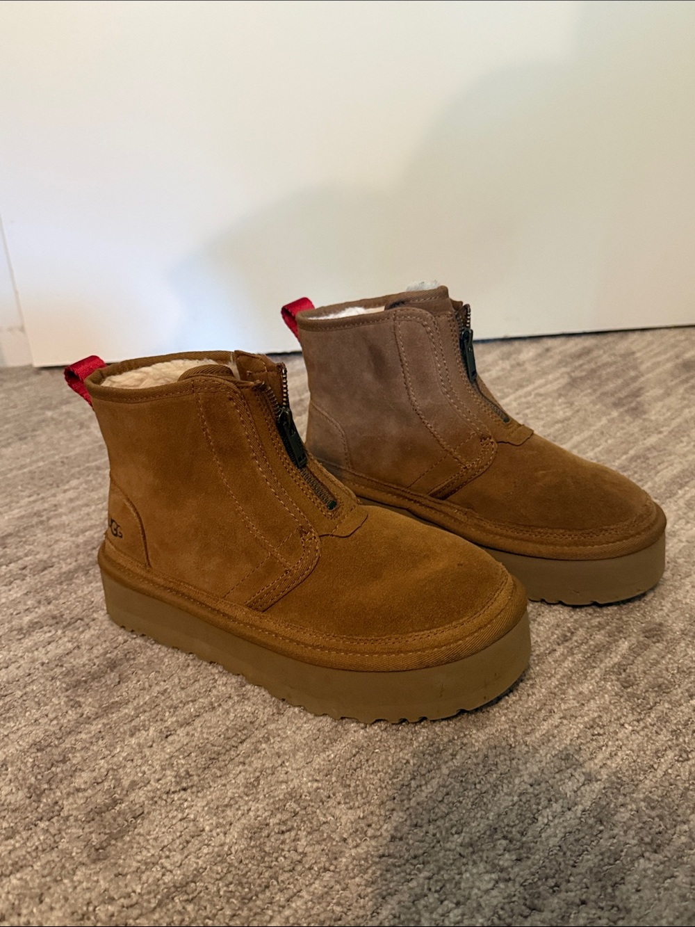UGG Womens Chestnut Suede Zip-Front Cozy Boots